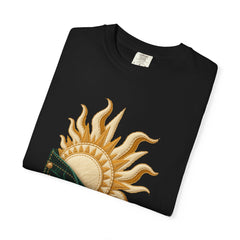 Pocket Sunrise Tee folded front print detail